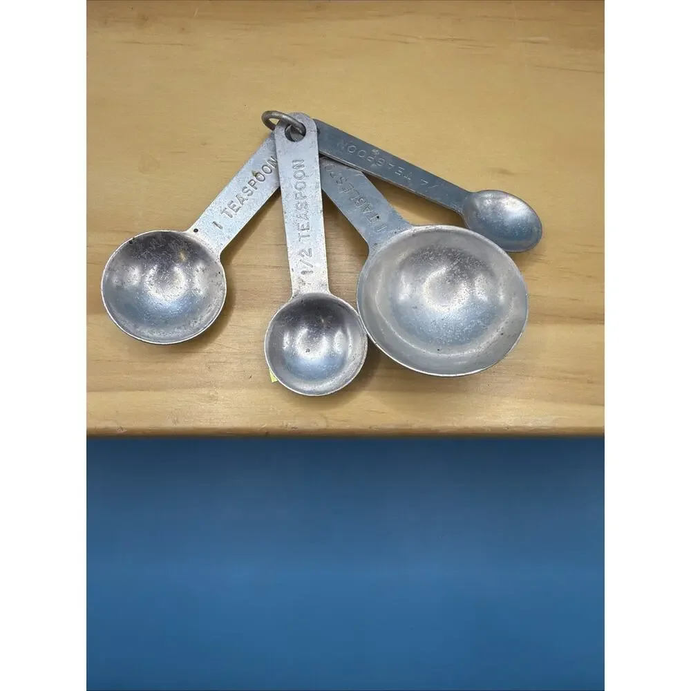 Vtg Set of 4 Aluminum Measuring Spoons on Ring - 1950’s Patina Farmhouse Cottage